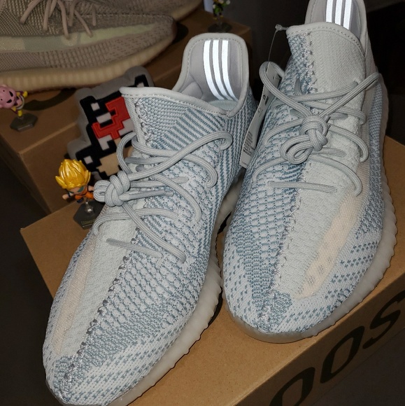 YEEZY BOOST 350 V2 CLOUD